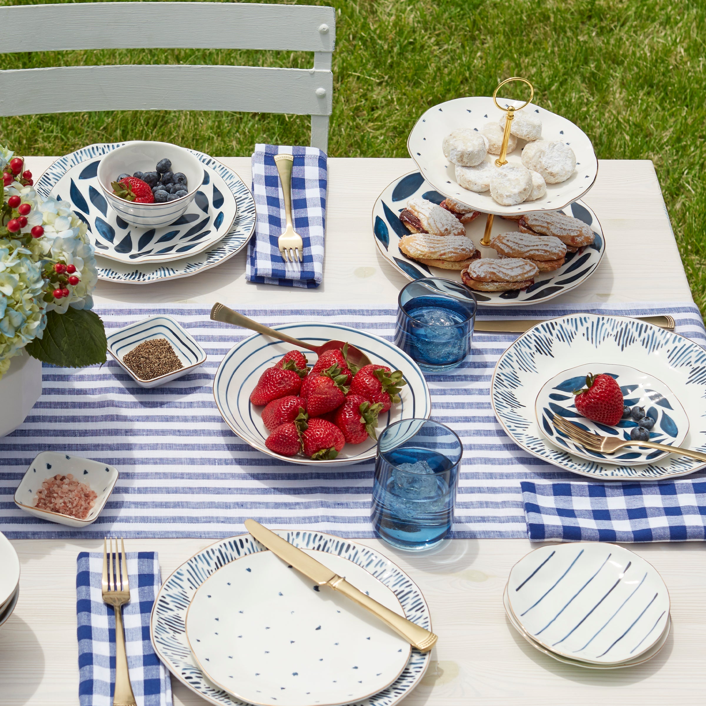 Modern Pattern Tidbit Plates, Set of 4 - Image 2