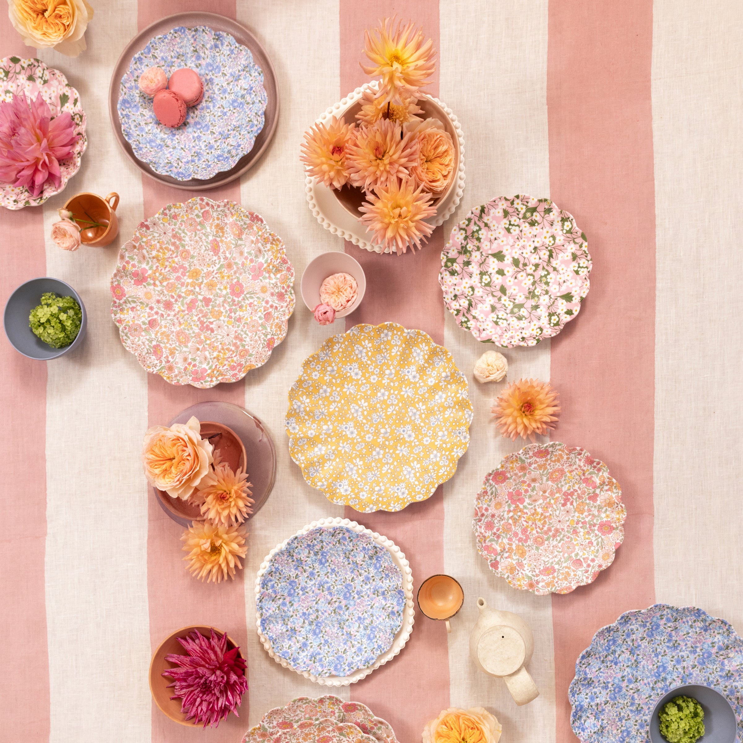 Scalloped Floral Melamine Party Plates, Set of 4 - Image 7